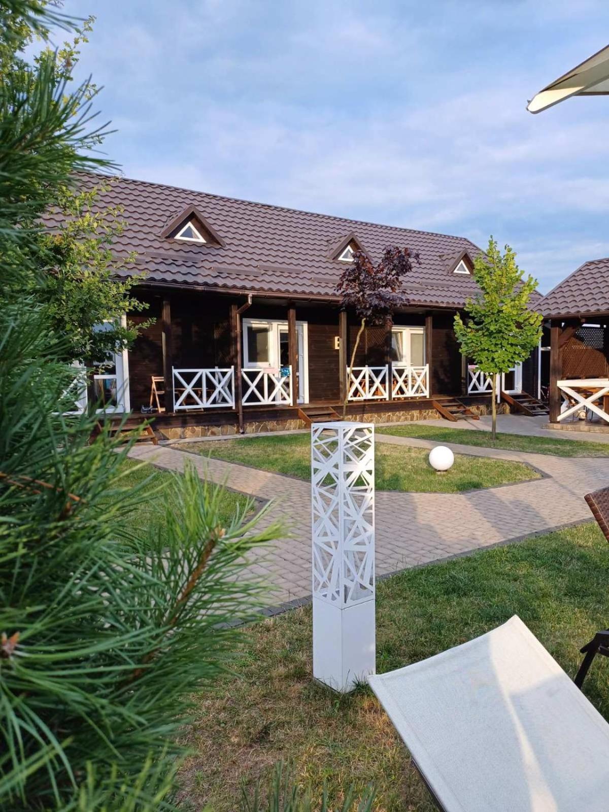 Ostrivky Hotel Свитяз Екстериор снимка