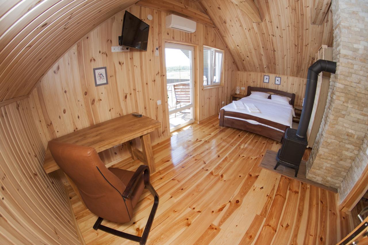 Ostrivky Hotel Свитяз Екстериор снимка