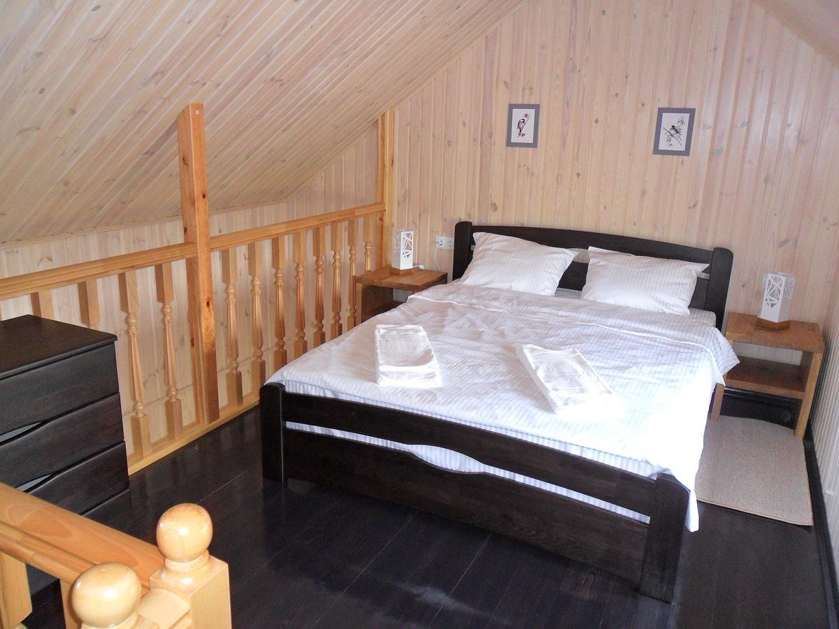 Ostrivky Hotel Свитяз Екстериор снимка