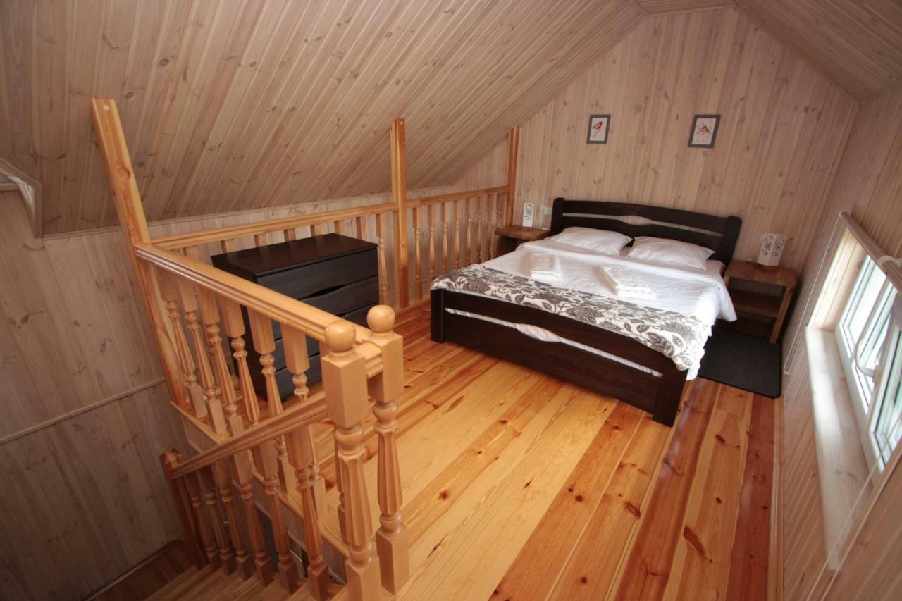 Ostrivky Hotel Свитяз Екстериор снимка